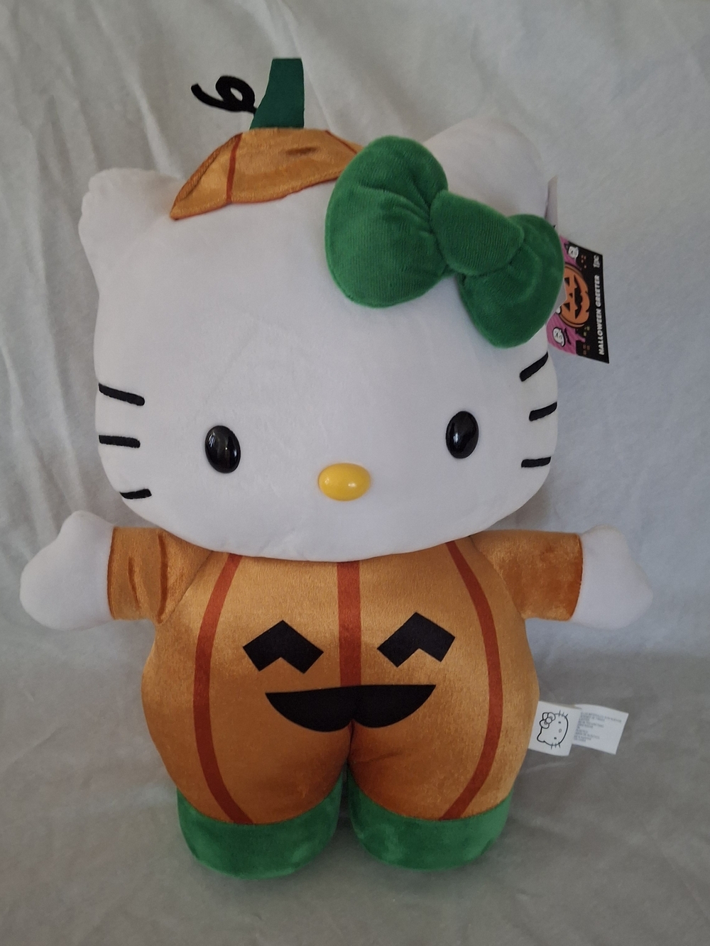 Hello Kitty Pumpkin Halloween Greeter